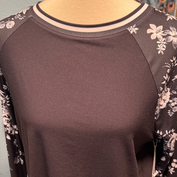 Johnny Was ACTIVE Floral Top - Picture 3 of 11